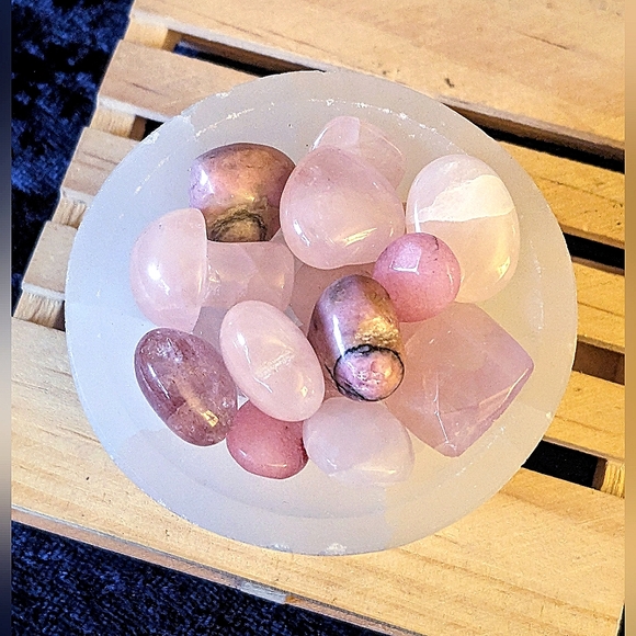 🌹 Rosey Strawberry Rhodonite ❣️ PiNK Heart Chakra Bowl ❤️ Crystal Jewel Stones - Picture 13 of 13